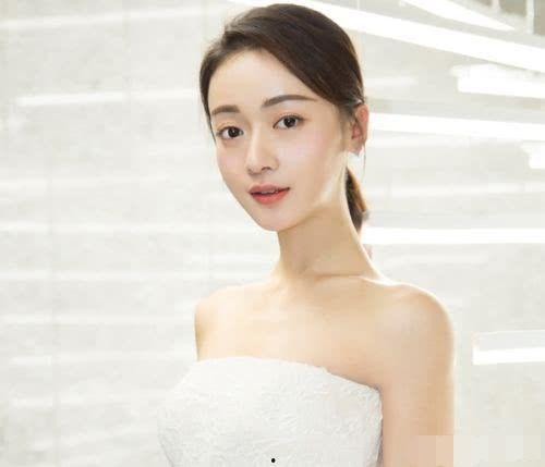 吴谨言爆料最新消息,揭秘娱乐圈不为人知的幕后真相 第2张 吴谨言爆料最新消息,揭秘娱乐圈不为人知的幕后真相 第2张